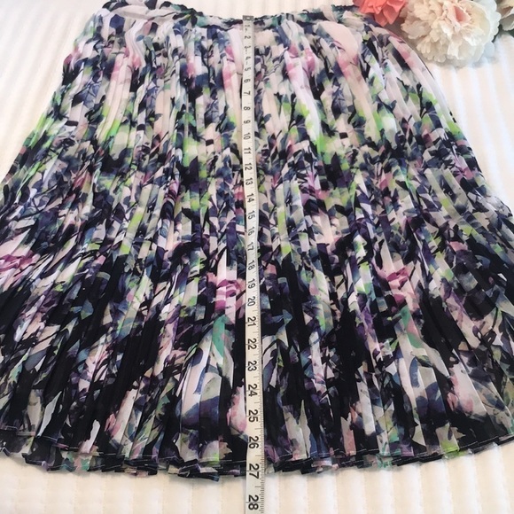 Liz Claiborne Accordion Pleated Floral Midi Skirt Size M - Picture 6 of 6